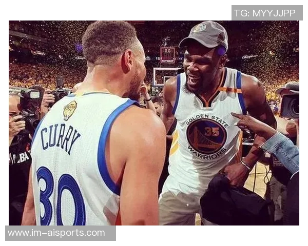 杜兰特称哈登是进攻核心无论在哪队都能带动队友表现 杜兰特称哈登是进攻核心无论在哪队都能带动队友表现