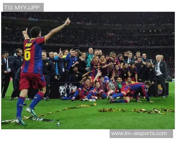 巴萨传奇哈维力挺维克托丰特出席酒会展现支持态度 巴萨传奇哈维力挺维克托丰特出席酒会展现支持态度